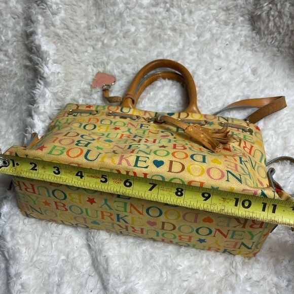 VTG Dooney & Bourke Signature  Multicolor Heart charm tan leather strap &tassel - Picture 9 of 13